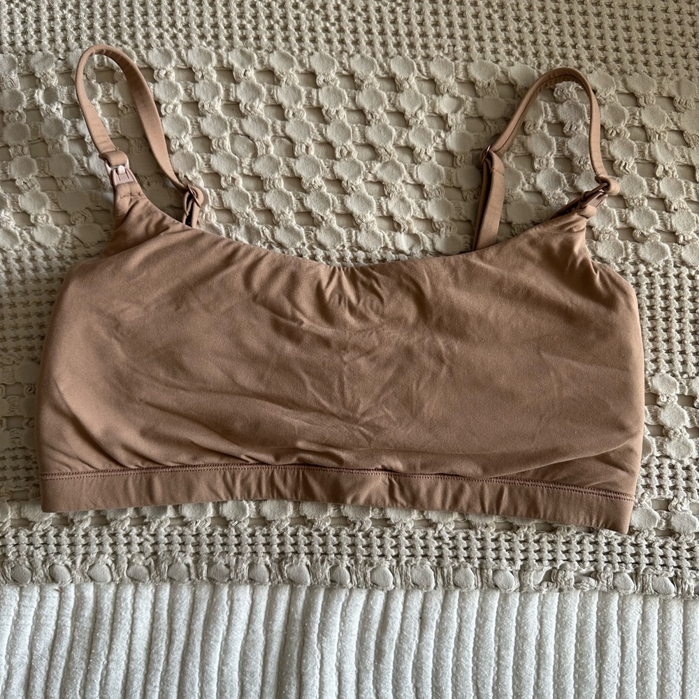 Skims nursing/pumping bra
